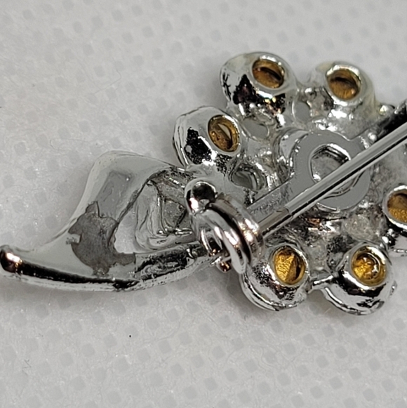 BEAUTIFUL Dainty Rhinestone Costume Brooch - Picture 10 of 14